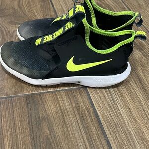 Nike Kids Flex Runner Black with Neon Green Sneakers